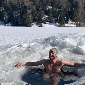 Ice bathing